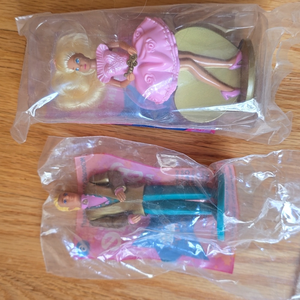 Vintage 1994 McDonalds Barbie Happy Meal - Picture 2 of 3